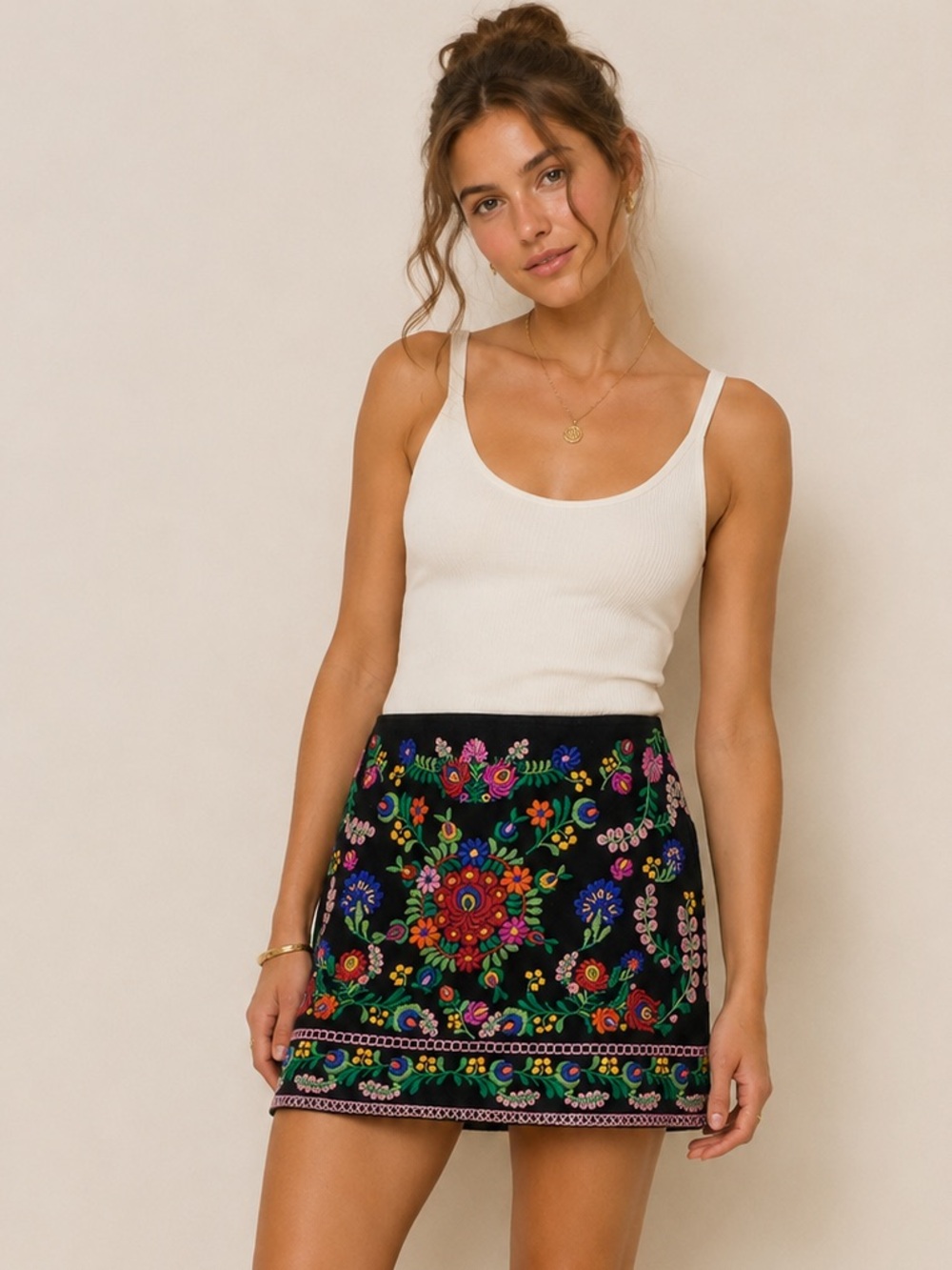 ZARA Woman Black Embroidered Floral Mini Skirt Size S Boho Folk Festival